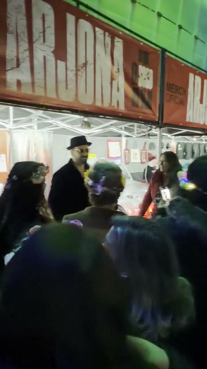 Lo confunden con Arjona